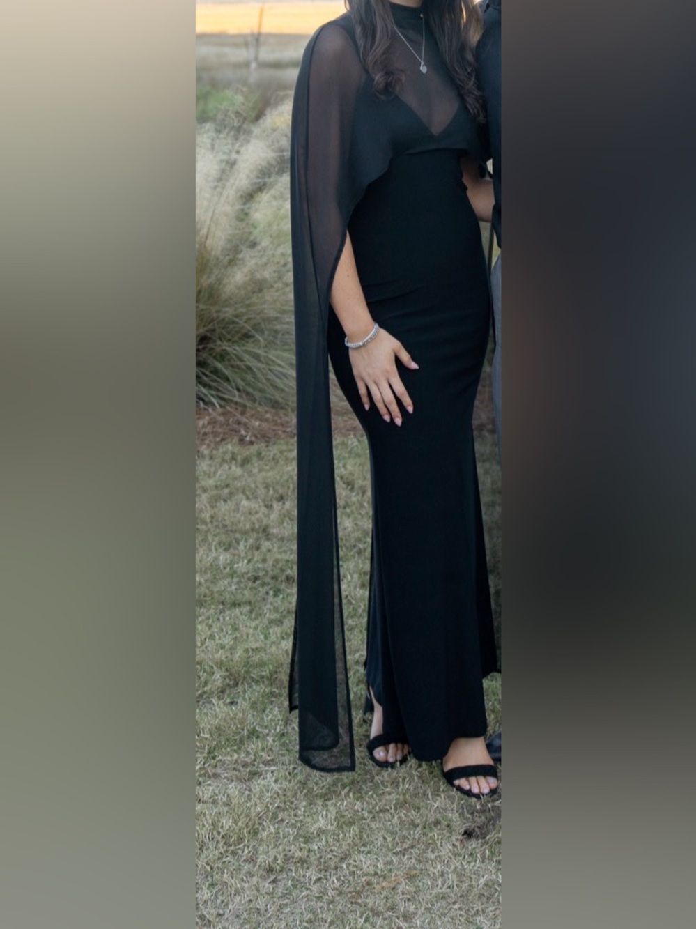 ASOS DESIGN exaggerated cape maxi dress in black - Picture 3 of 6